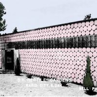 1949-snakehouse.jpg